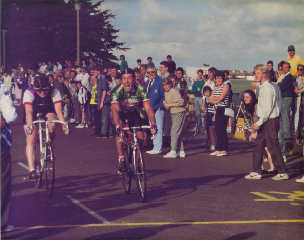 Larry Power winning sprint for Bronze SE Regional champ 1989